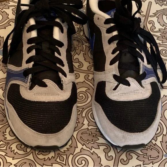 Nike Air Vengeance Sneakers Women’s 9.5 / Men’s 8 - Picture 6 of 11